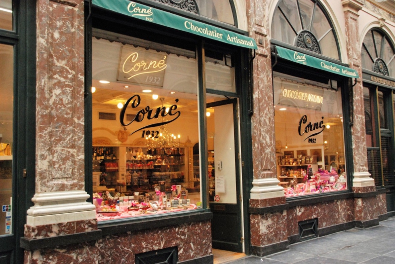 chocolaterie-PUGET VILLE-min_chocolate_chocolaterie_shop_luxury_chic_gallery_brussels_belgium-558146